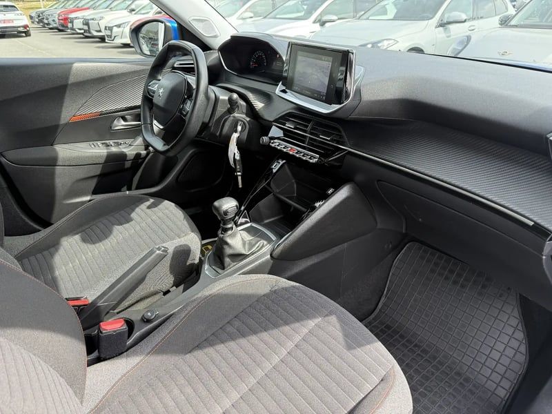 Photo de la voiture PEUGEOT 2008 BlueHDi 100 S&S BVM6 Active