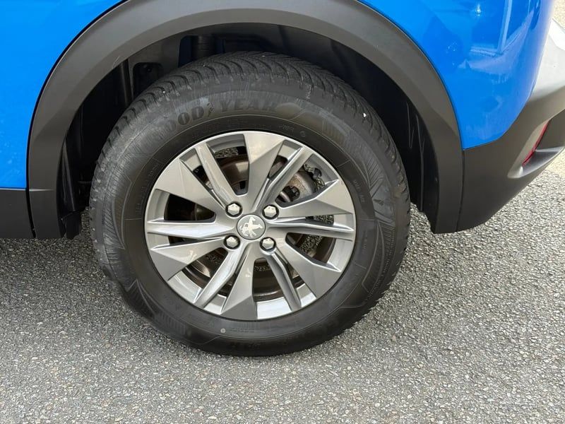 Photo de la voiture PEUGEOT 2008 BlueHDi 100 S&S BVM6 Active