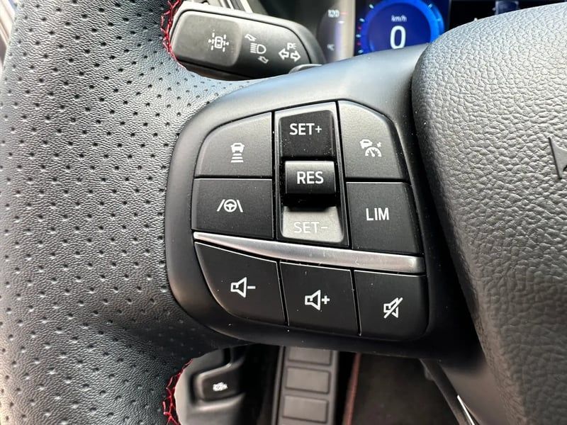 Photo de la voiture FORD KUGA 2.0 EcoBlue 120 S&S BVM6 ST-Line - 5P