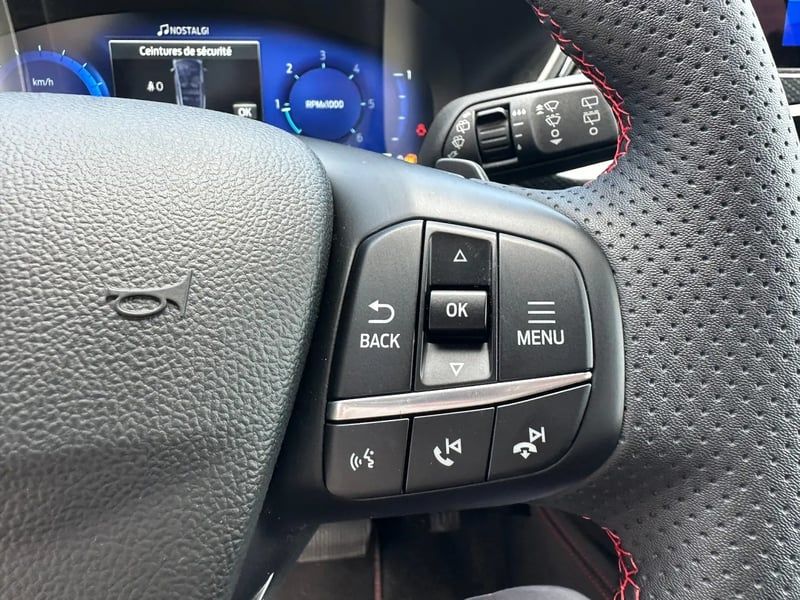 Photo de la voiture FORD KUGA 2.0 EcoBlue 120 S&S BVM6 ST-Line - 5P