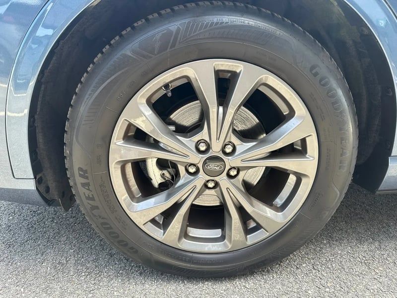Photo de la voiture FORD KUGA 2.0 EcoBlue 120 S&S BVM6 ST-Line - 5P