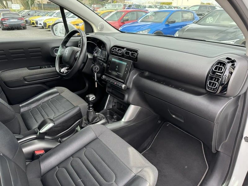 Photo de la voiture CITROEN C3 AIRCROSS BlueHDi 100 S&S BVM6 Shine