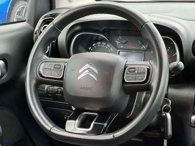 Photo de la voiture CITROEN C3 AIRCROSS BlueHDi 100 S&S BVM6 Shine