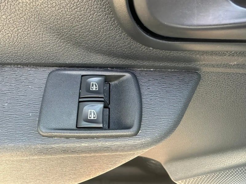 Photo de la voiture DACIA LODGY Blue dCi 95 5 places Essentiel