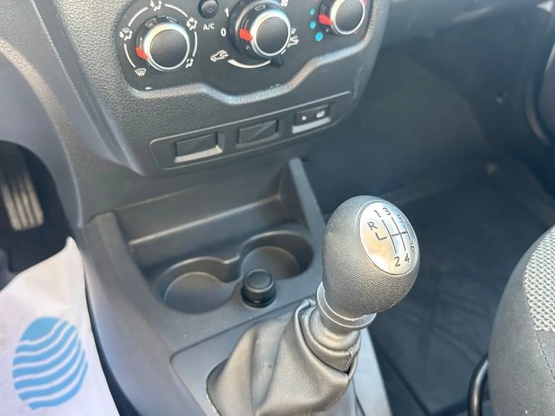 Photo de la voiture DACIA LODGY Blue dCi 95 5 places Essentiel