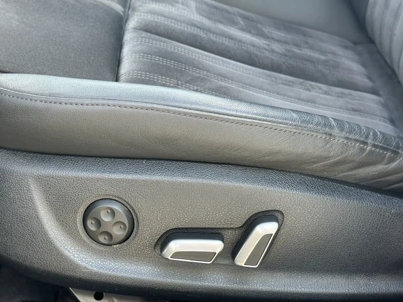 Photo de la voiture AUDI A6 ALLROAD QUATTRO V6 3.0 BiTDI 320 Tiptronic Avus