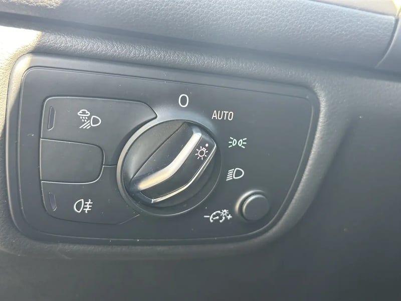 Photo de la voiture AUDI A6 ALLROAD QUATTRO V6 3.0 BiTDI 320 Tiptronic Avus