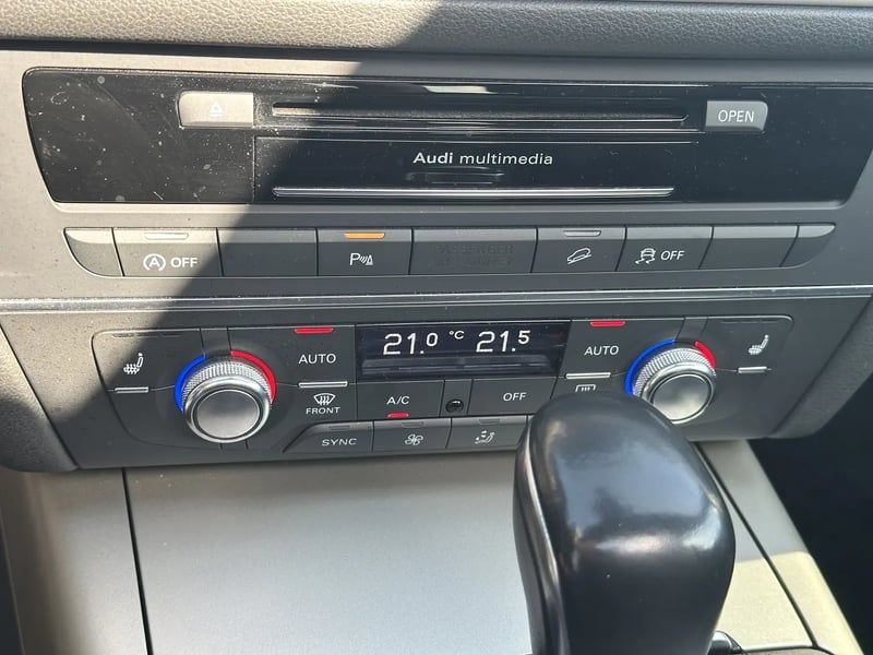 Photo de la voiture AUDI A6 ALLROAD QUATTRO V6 3.0 BiTDI 320 Tiptronic Avus