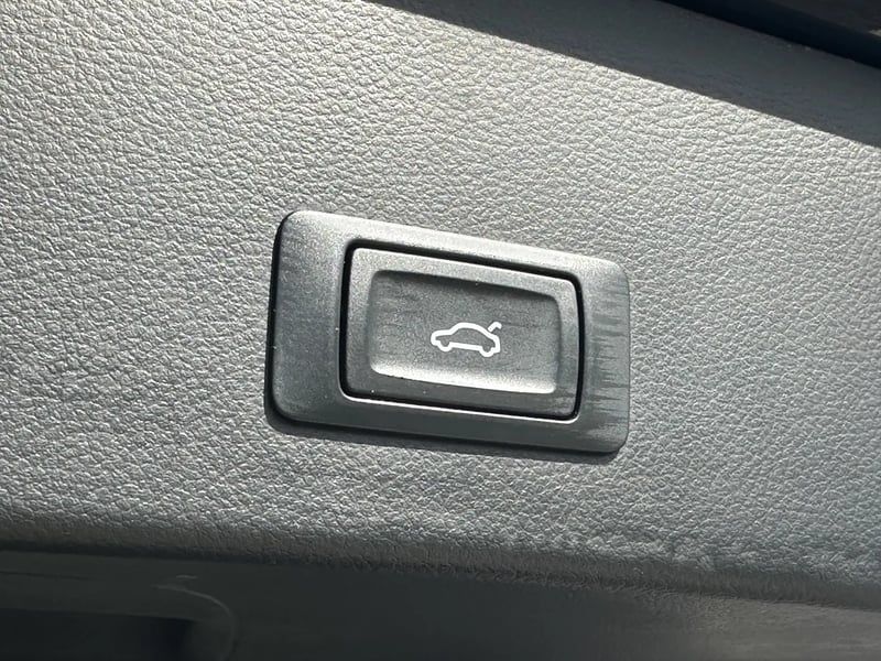 Photo de la voiture AUDI A6 ALLROAD QUATTRO V6 3.0 BiTDI 320 Tiptronic Avus