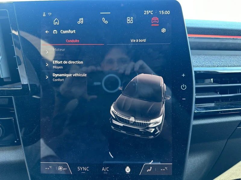 Photo de la voiture RENAULT ESPACE VI E-Tech hybrid 200 Techno