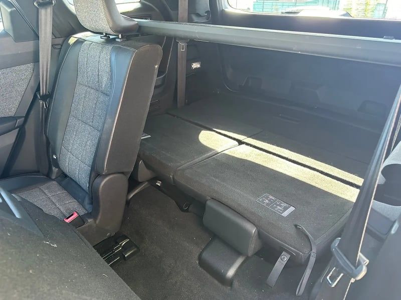 Photo de la voiture RENAULT ESPACE VI E-Tech hybrid 200 Techno