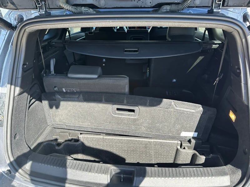 Photo de la voiture RENAULT ESPACE VI E-Tech hybrid 200 Techno