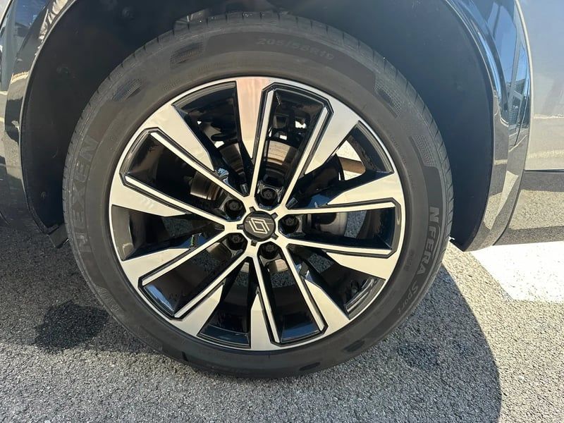 Photo de la voiture RENAULT ESPACE VI E-Tech hybrid 200 Techno
