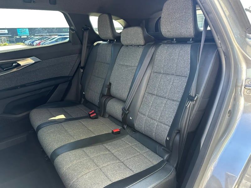 Photo de la voiture RENAULT ESPACE VI E-Tech hybrid 200 Techno