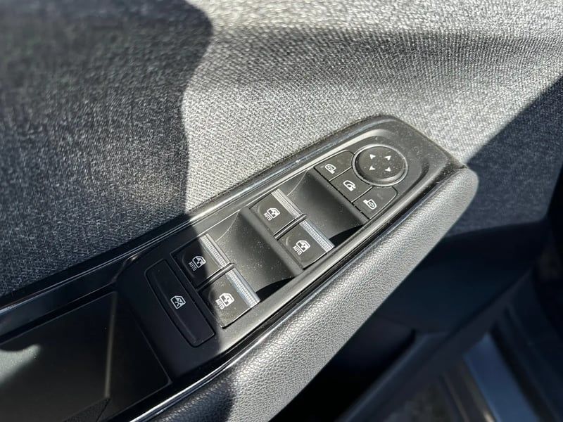 Photo de la voiture RENAULT ESPACE VI E-Tech hybrid 200 Techno