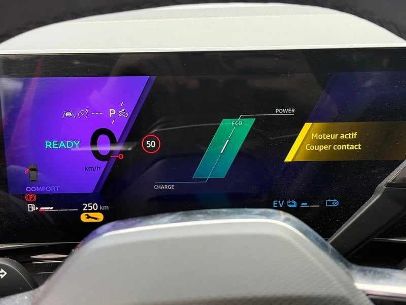Photo de la voiture RENAULT AUSTRAL E-Tech full hybrid 200 GSR2 Techno