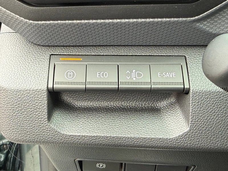 Photo de la voiture DACIA DUSTER Hybrid 155 Journey