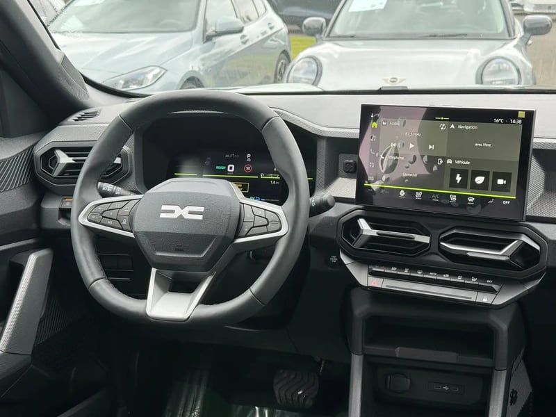 Photo de la voiture DACIA DUSTER Hybrid 155 Journey