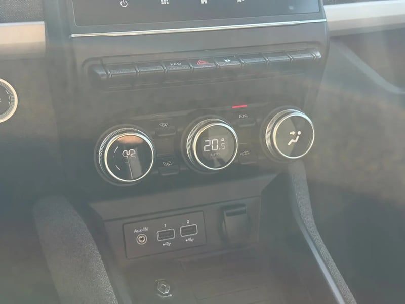Photo de la voiture RENAULT ZOE E-TECH ELECTRIQUE R110 - MY22 Evolution