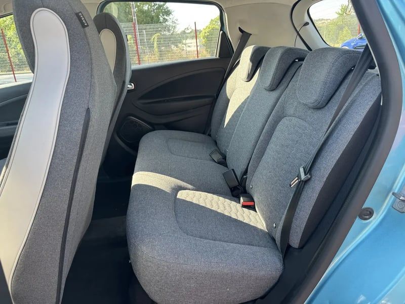 Photo de la voiture RENAULT ZOE E-TECH ELECTRIQUE R110 - MY22 Evolution