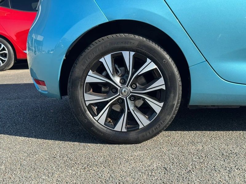 Photo de la voiture RENAULT ZOE E-TECH ELECTRIQUE R110 - MY22 Evolution
