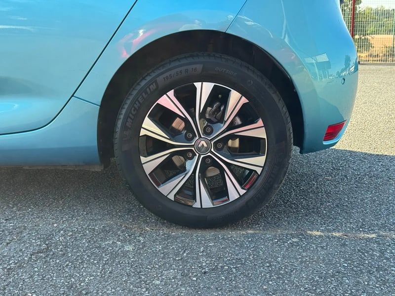 Photo de la voiture RENAULT ZOE E-TECH ELECTRIQUE R110 - MY22 Evolution