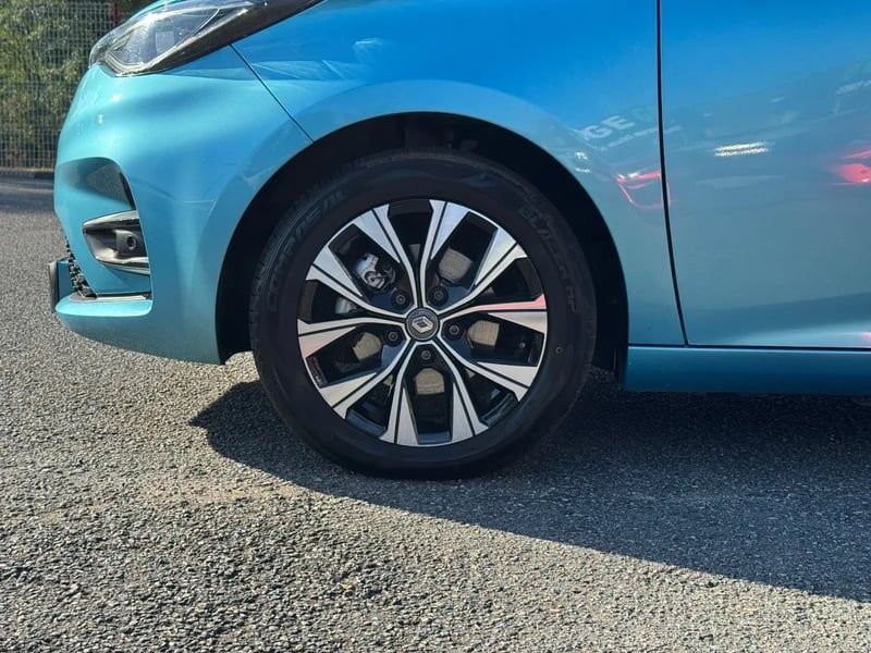 Photo de la voiture RENAULT ZOE E-TECH ELECTRIQUE R110 - MY22 Evolution