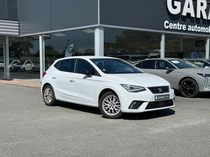 Photo de la voiture SEAT IBIZA 1.0 TSI 110 ch S/S BVM6 FR