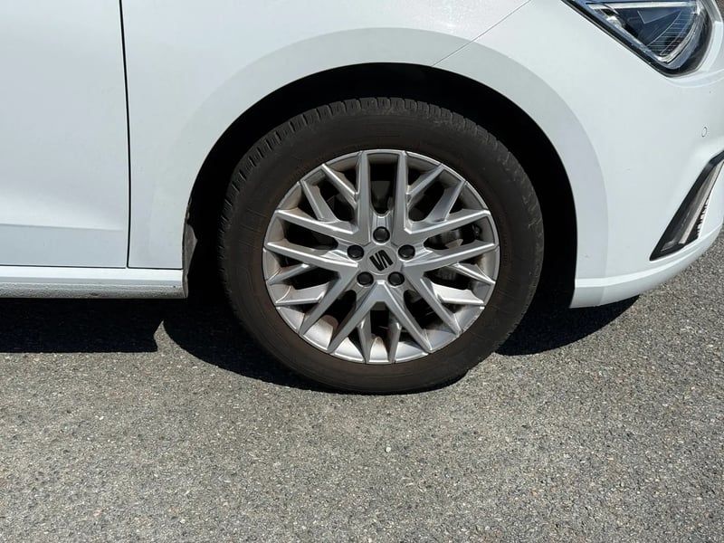 Photo de la voiture SEAT IBIZA 1.0 TSI 110 ch S/S BVM6 FR