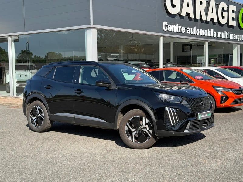Photo de la voiture PEUGEOT 2008 PureTech 130 S&S EAT8 GT