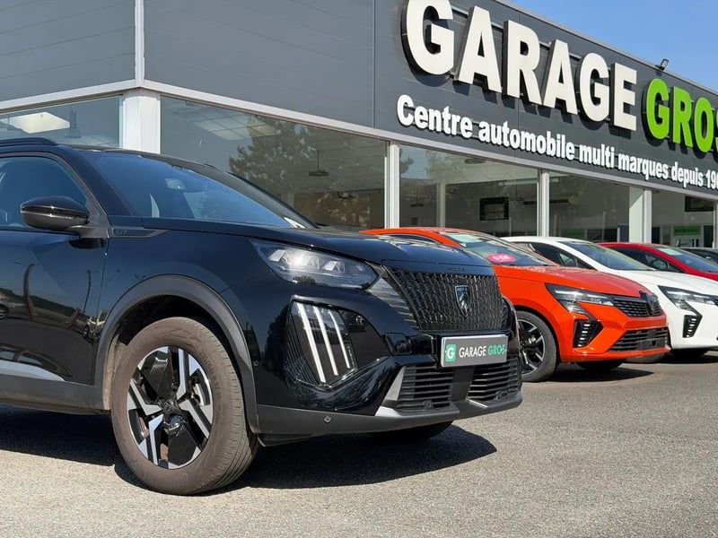 Photo de la voiture PEUGEOT 2008 PureTech 130 S&S EAT8 GT