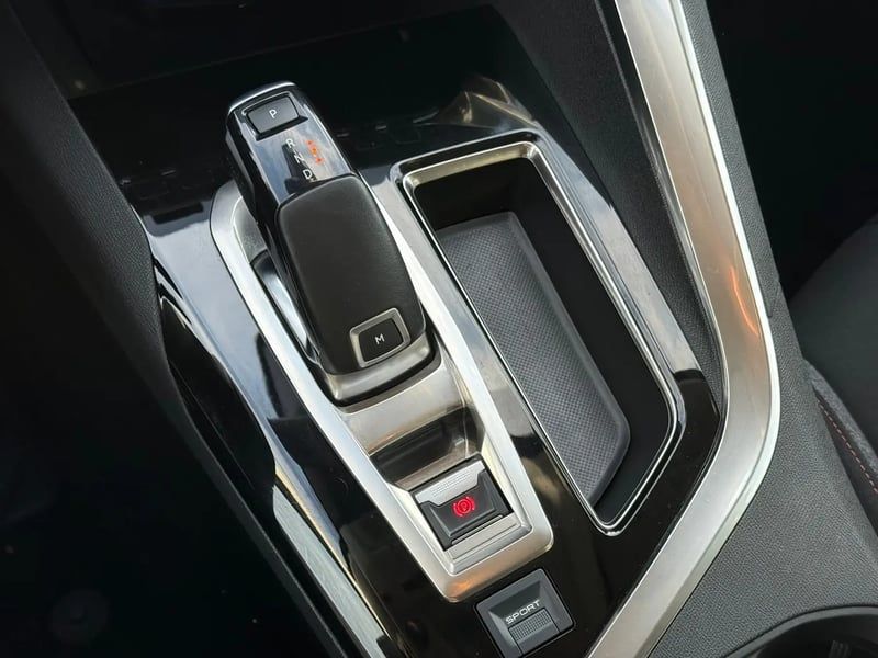 Photo de la voiture PEUGEOT 3008 BUSINESS BlueHDi 130ch S&S EAT8 Active Business