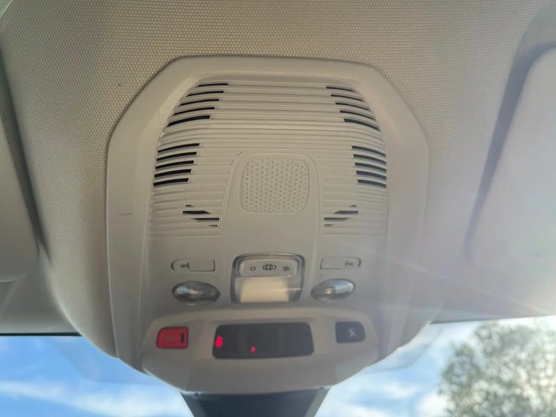 Photo de la voiture PEUGEOT 3008 BUSINESS BlueHDi 130ch S&S EAT8 Active Business