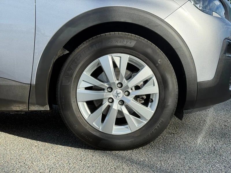 Photo de la voiture PEUGEOT 3008 BUSINESS BlueHDi 130ch S&S EAT8 Active Business