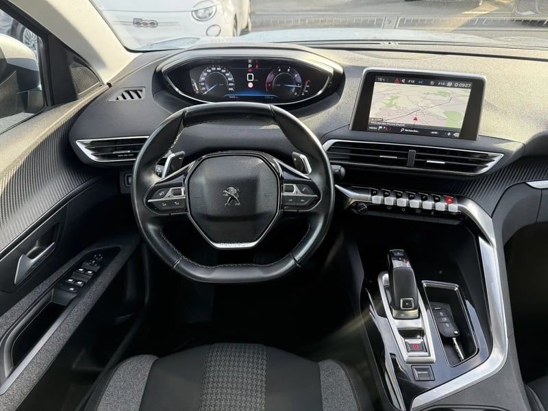 Photo de la voiture PEUGEOT 3008 BUSINESS BlueHDi 130ch S&S EAT8 Active Business