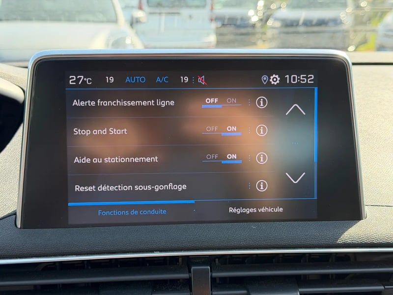 Photo de la voiture PEUGEOT 3008 BlueHDi 130ch S&S EAT8 Allure
