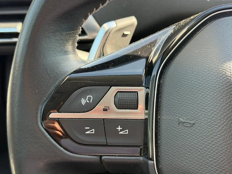 Photo de la voiture PEUGEOT 3008 BlueHDi 130ch S&S EAT8 Allure