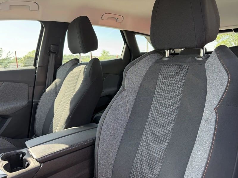Photo de la voiture PEUGEOT 3008 BlueHDi 130ch S&S EAT8 Allure
