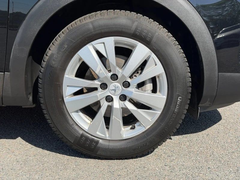 Photo de la voiture PEUGEOT 3008 BlueHDi 130ch S&S EAT8 Allure