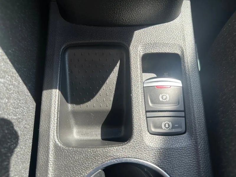 Photo de la voiture RENAULT CAPTUR E-Tech full hybrid 145 ch Techno