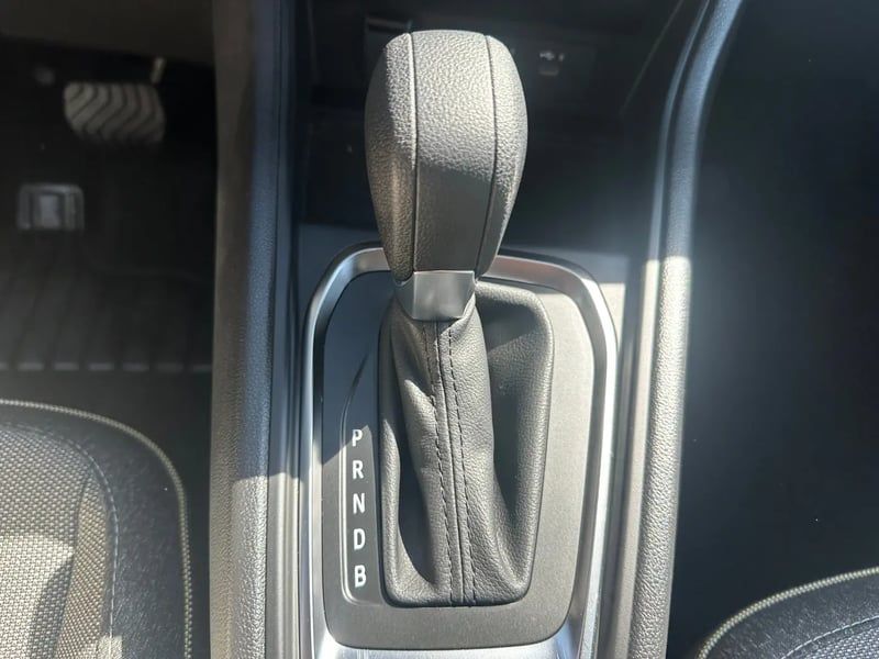 Photo de la voiture RENAULT CAPTUR E-Tech full hybrid 145 ch Techno