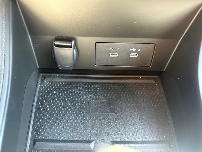 Photo de la voiture RENAULT CAPTUR E-Tech full hybrid 145 ch Techno