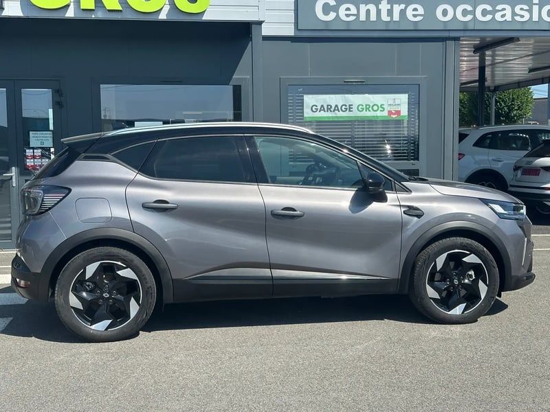 Photo de la voiture RENAULT CAPTUR E-Tech full hybrid 145 ch Techno