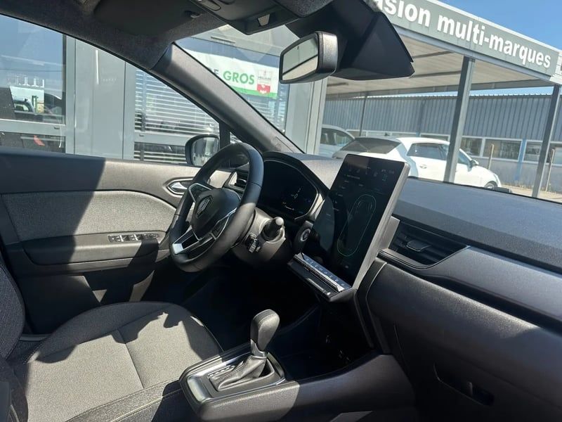Photo de la voiture RENAULT CAPTUR E-Tech full hybrid 145 ch Techno
