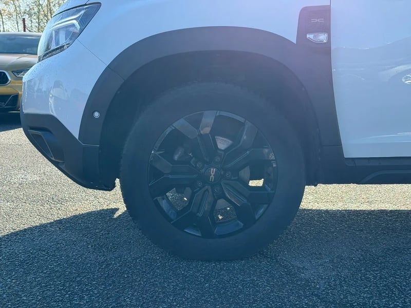 Photo de la voiture DACIA DUSTER Blue dCi 115 4x4 Extreme