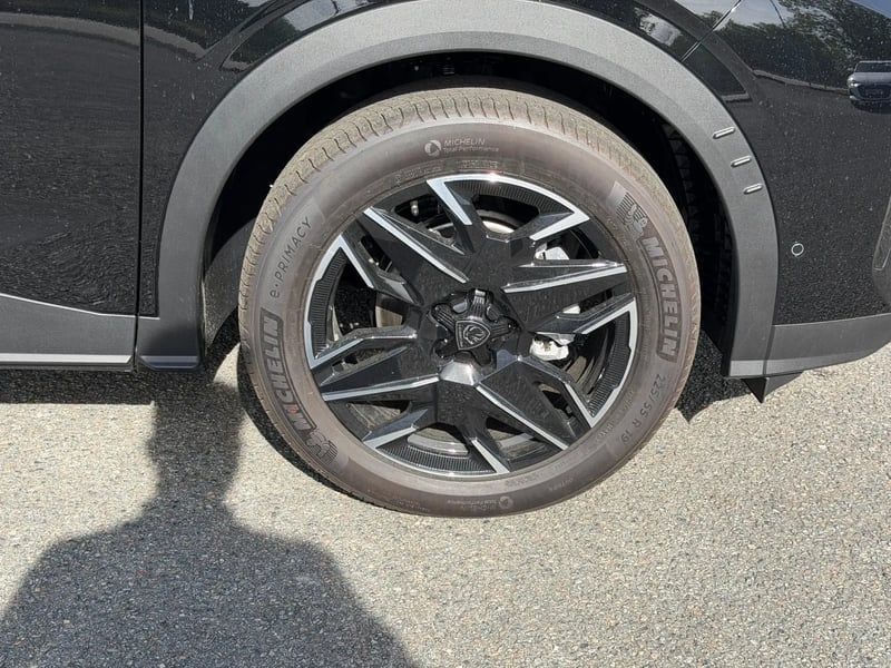 Photo de la voiture PEUGEOT 3008 Hybrid 145 e-DCS6 Allure Business