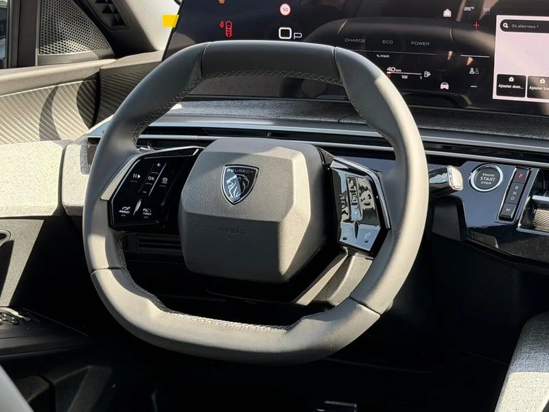 Photo de la voiture PEUGEOT 3008 Hybrid 145 e-DCS6 Allure Business