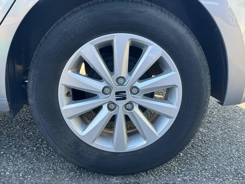 Photo de la voiture SEAT IBIZA 1.0 MPI 80 ch S/S BVM5 STYLE PLUS