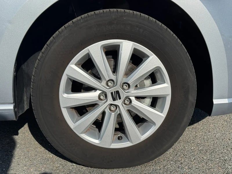 Photo de la voiture SEAT IBIZA 1.0 MPI 80 ch S/S BVM5 STYLE PLUS