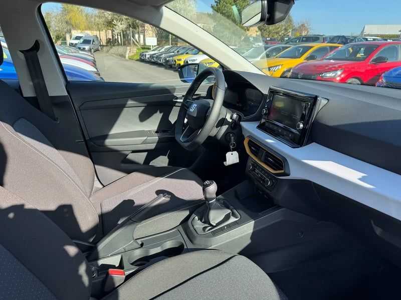 Photo de la voiture SEAT IBIZA 1.0 MPI 80 ch S/S BVM5 STYLE PLUS